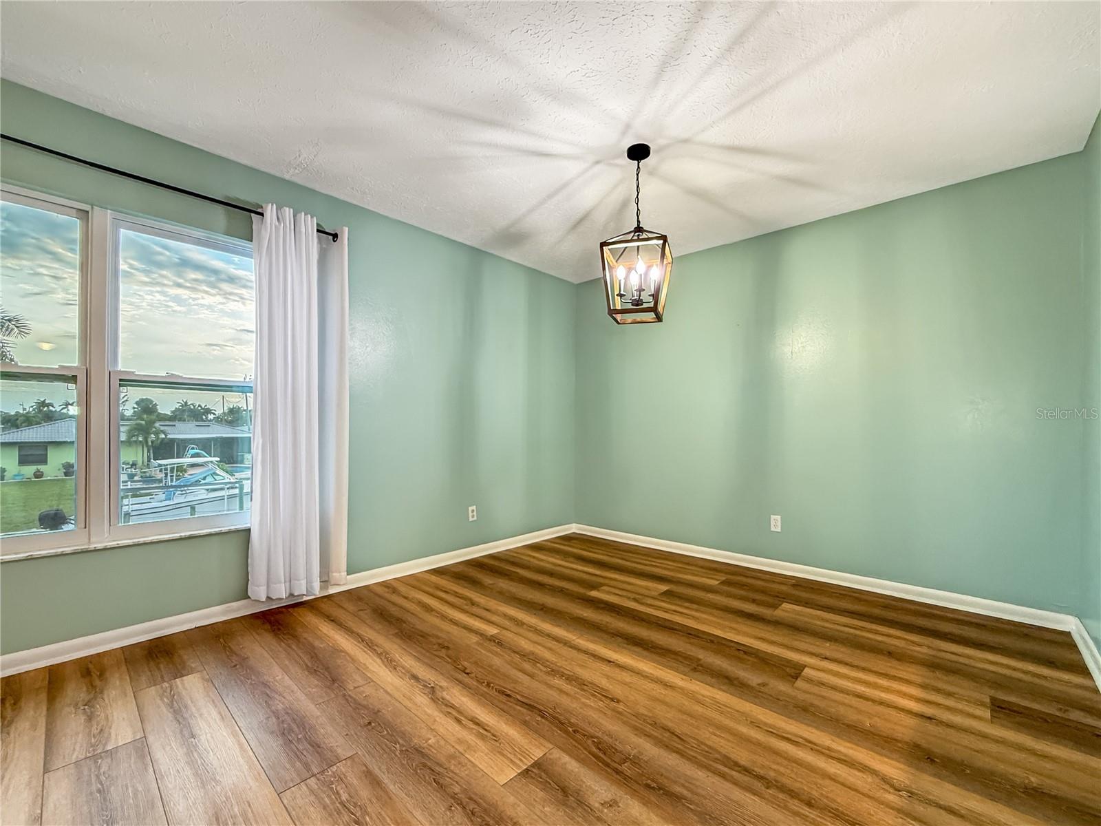 Image 7 of 29 For 1304 Miramar Street 202