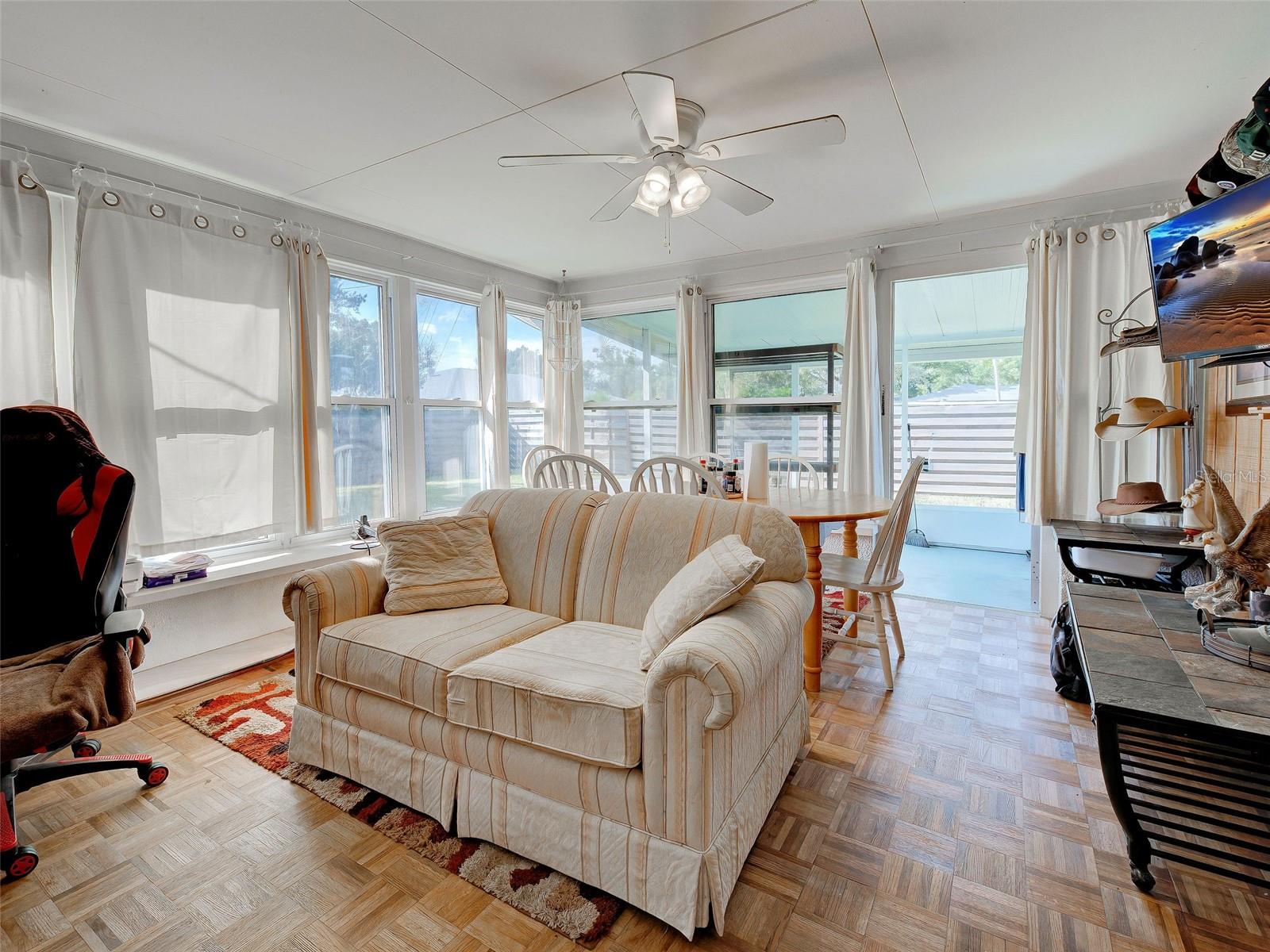 Image 28 of 42 For 2698 Valencia Road