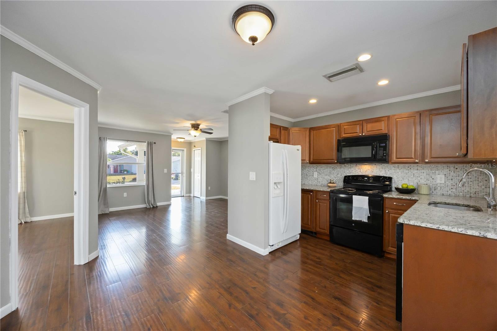 Image 10 of 48 For 1029 Elaine Street