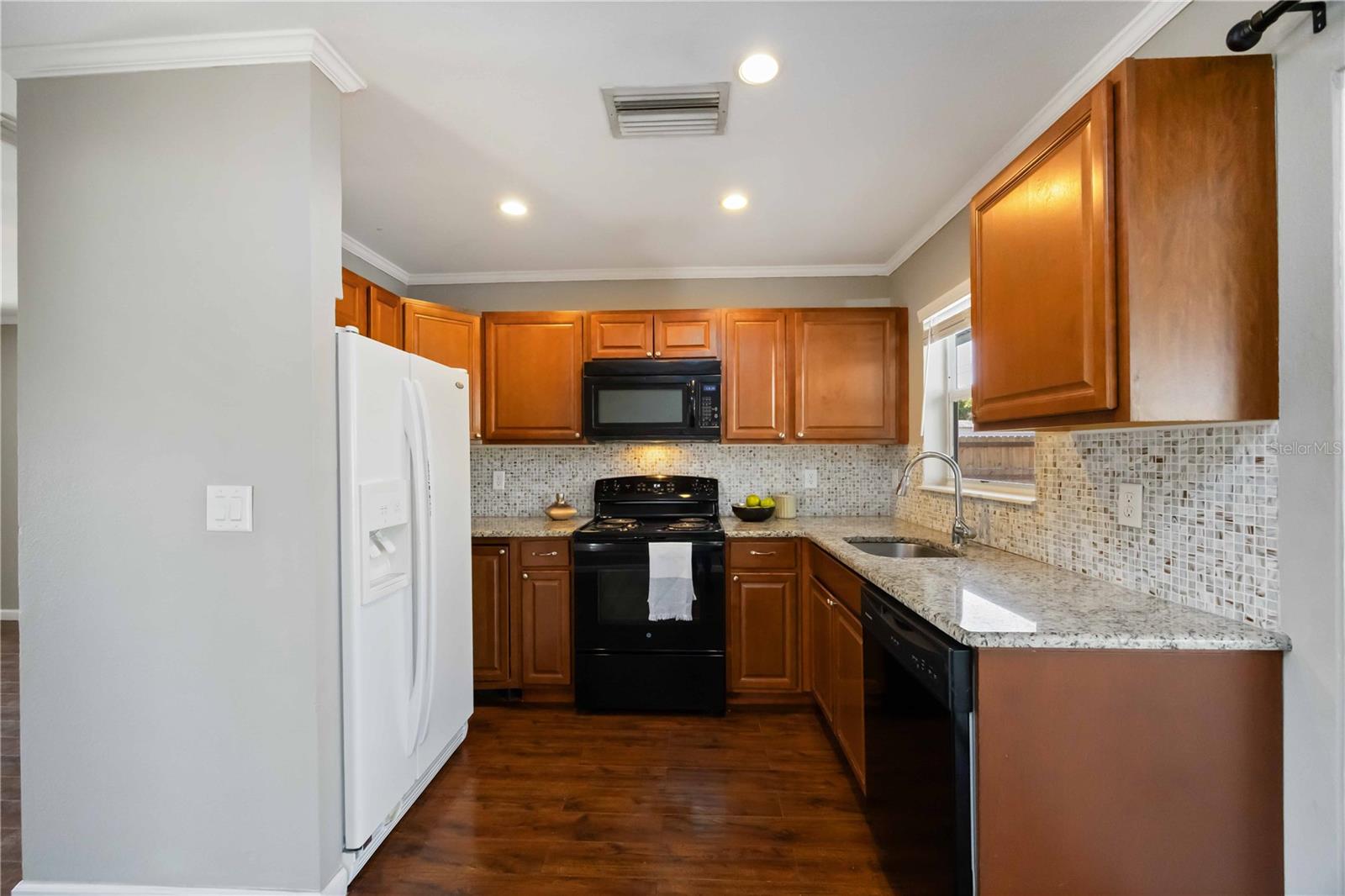 Image 11 of 48 For 1029 Elaine Street