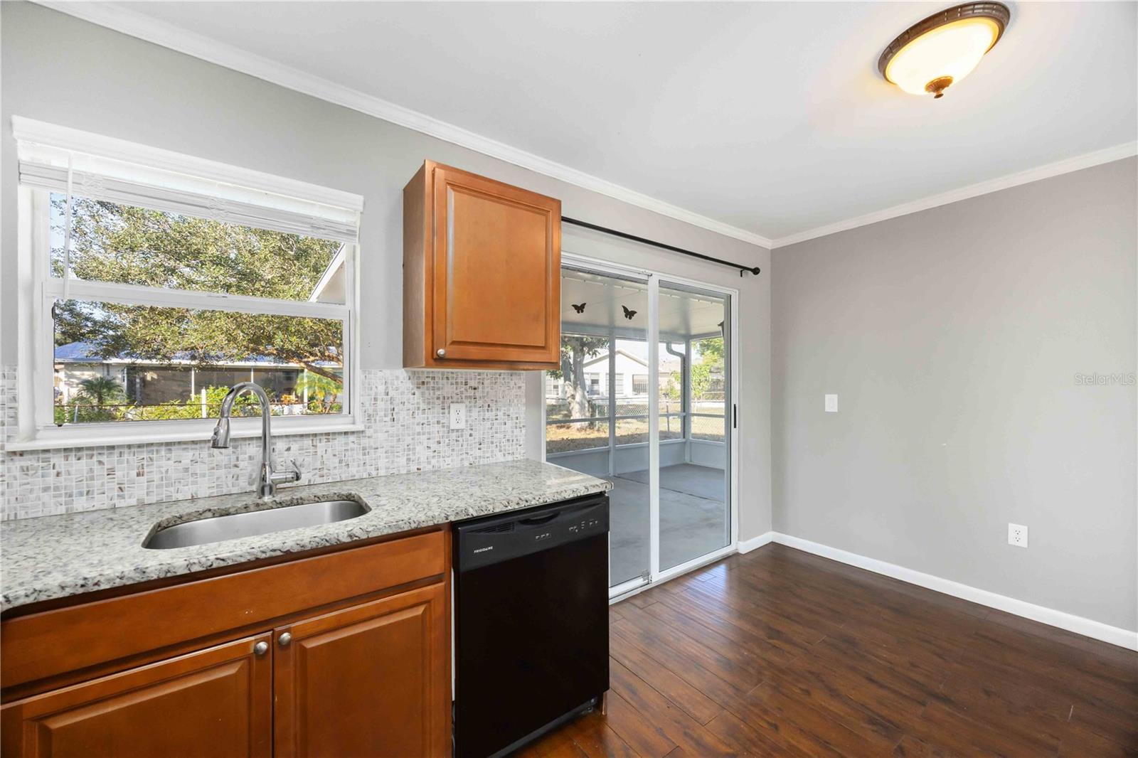 Image 14 of 48 For 1029 Elaine Street