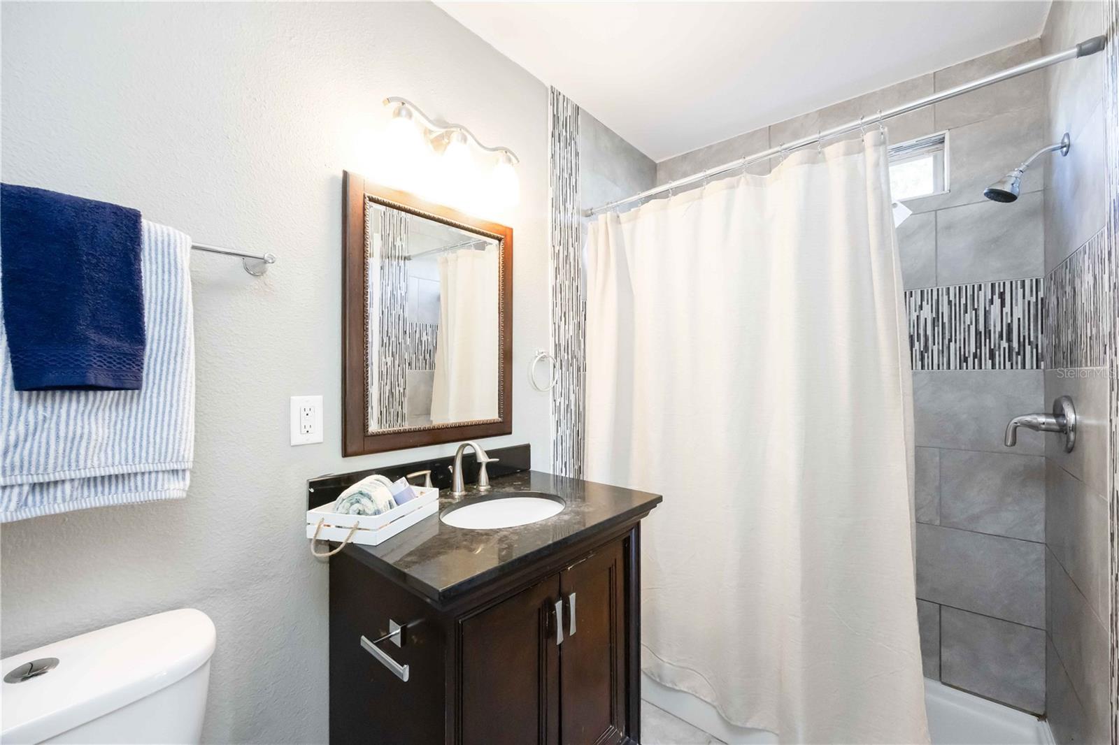 Image 20 of 48 For 1029 Elaine Street