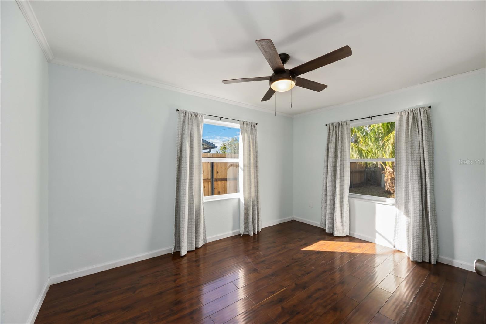 Image 21 of 48 For 1029 Elaine Street