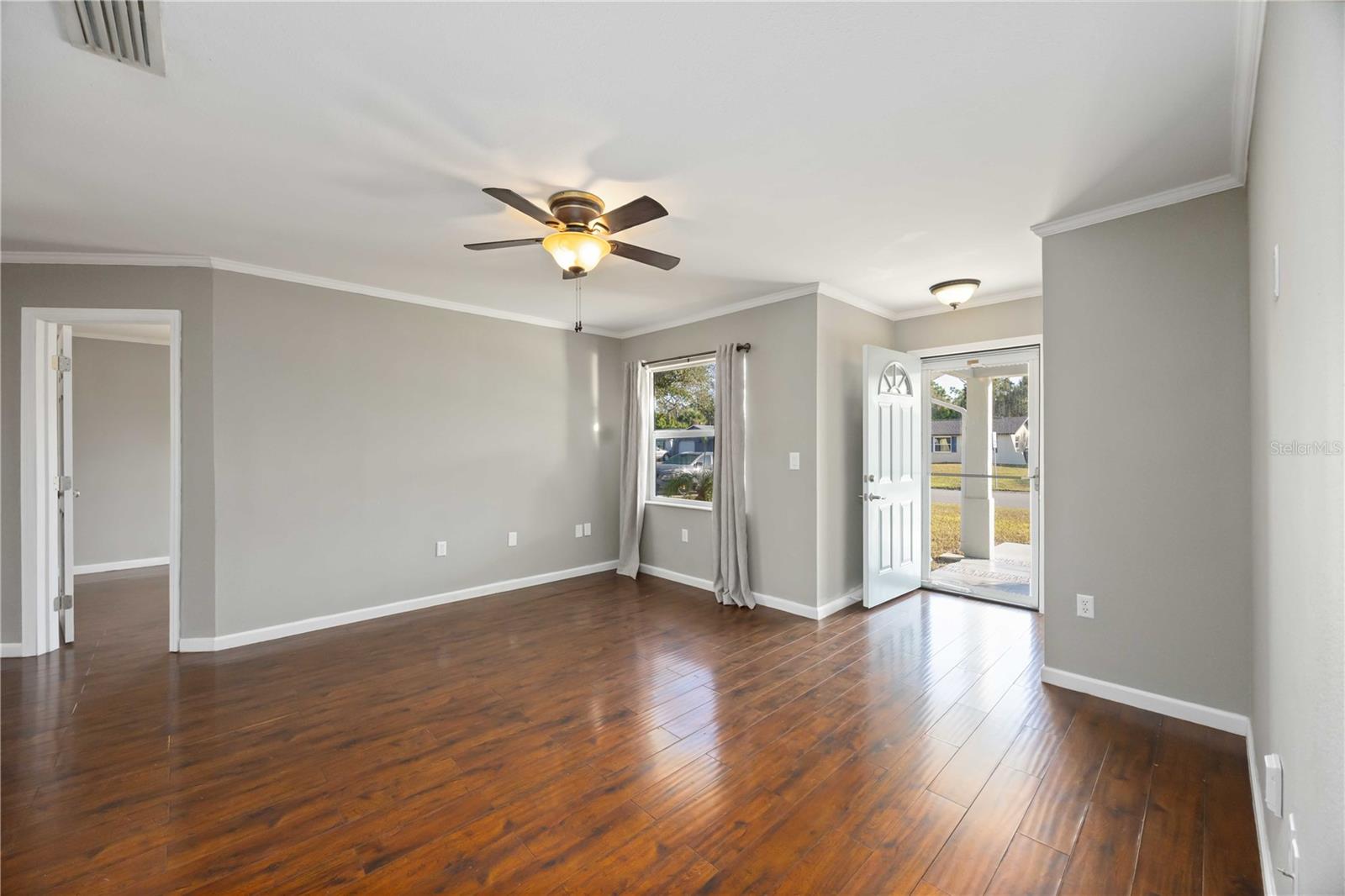 Image 3 of 48 For 1029 Elaine Street