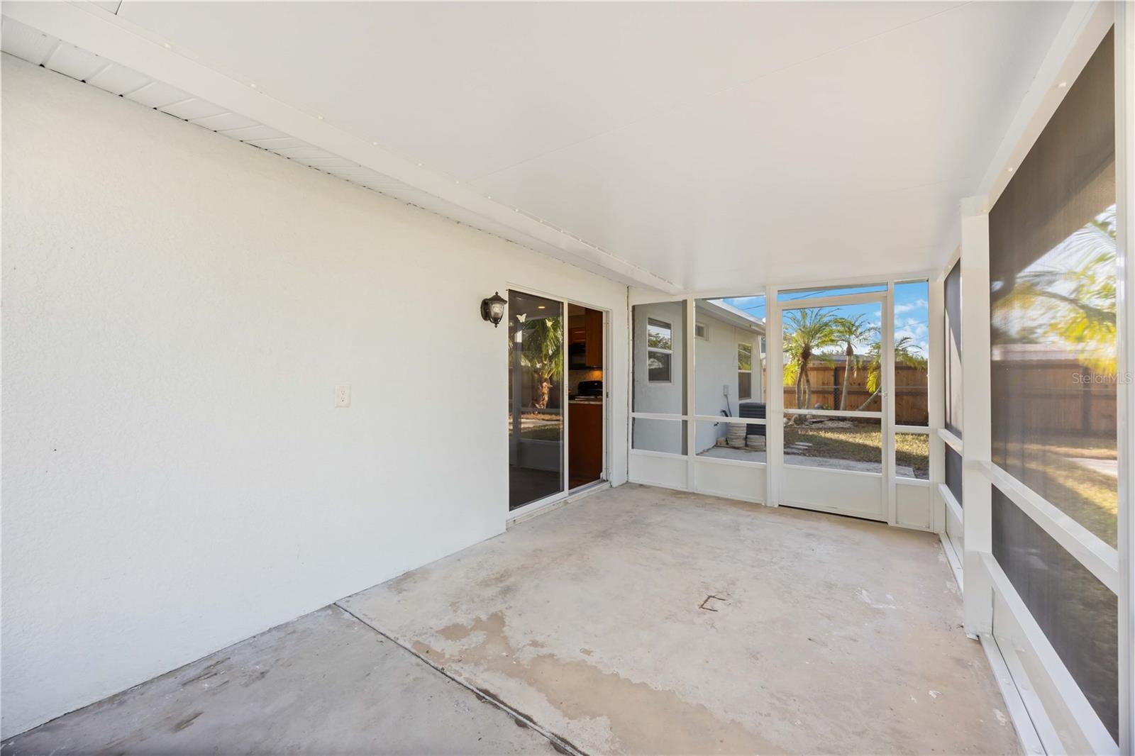 Image 32 of 48 For 1029 Elaine Street