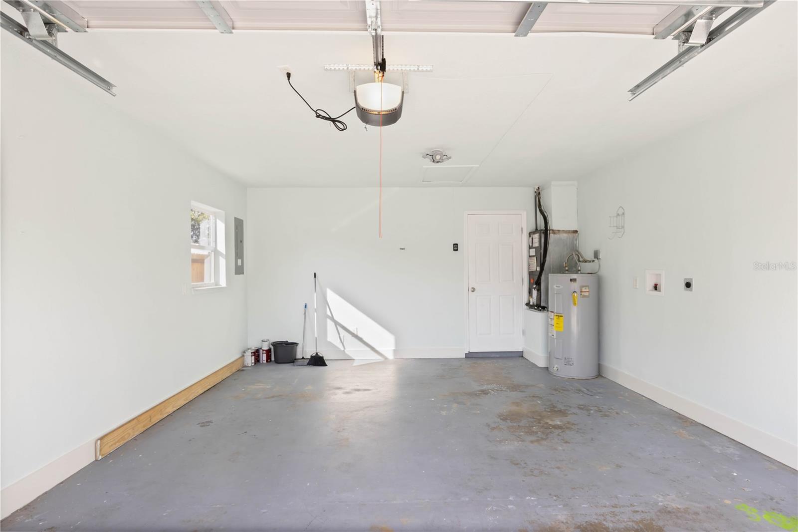 Image 33 of 48 For 1029 Elaine Street