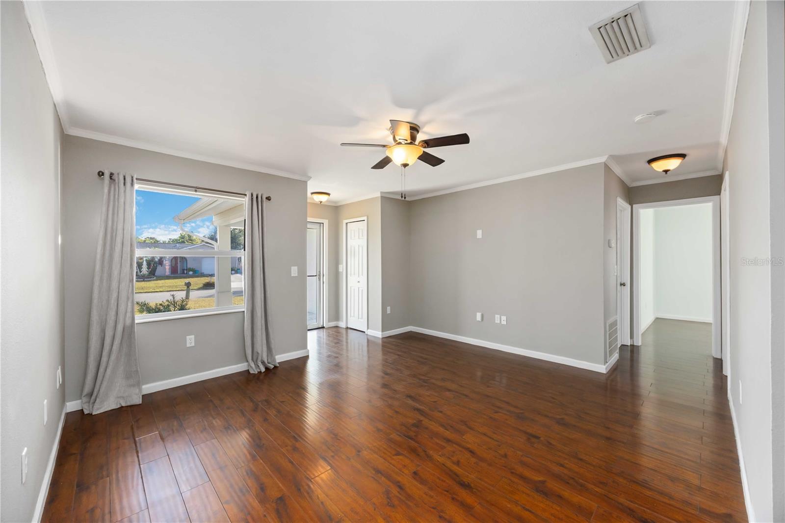 Image 4 of 48 For 1029 Elaine Street