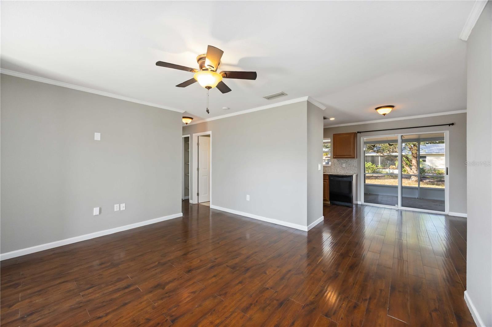 Image 7 of 48 For 1029 Elaine Street