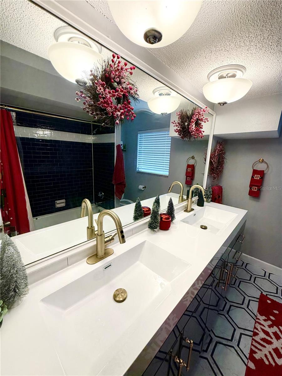 Image 13 of 38 For 3233 Teal Avenue