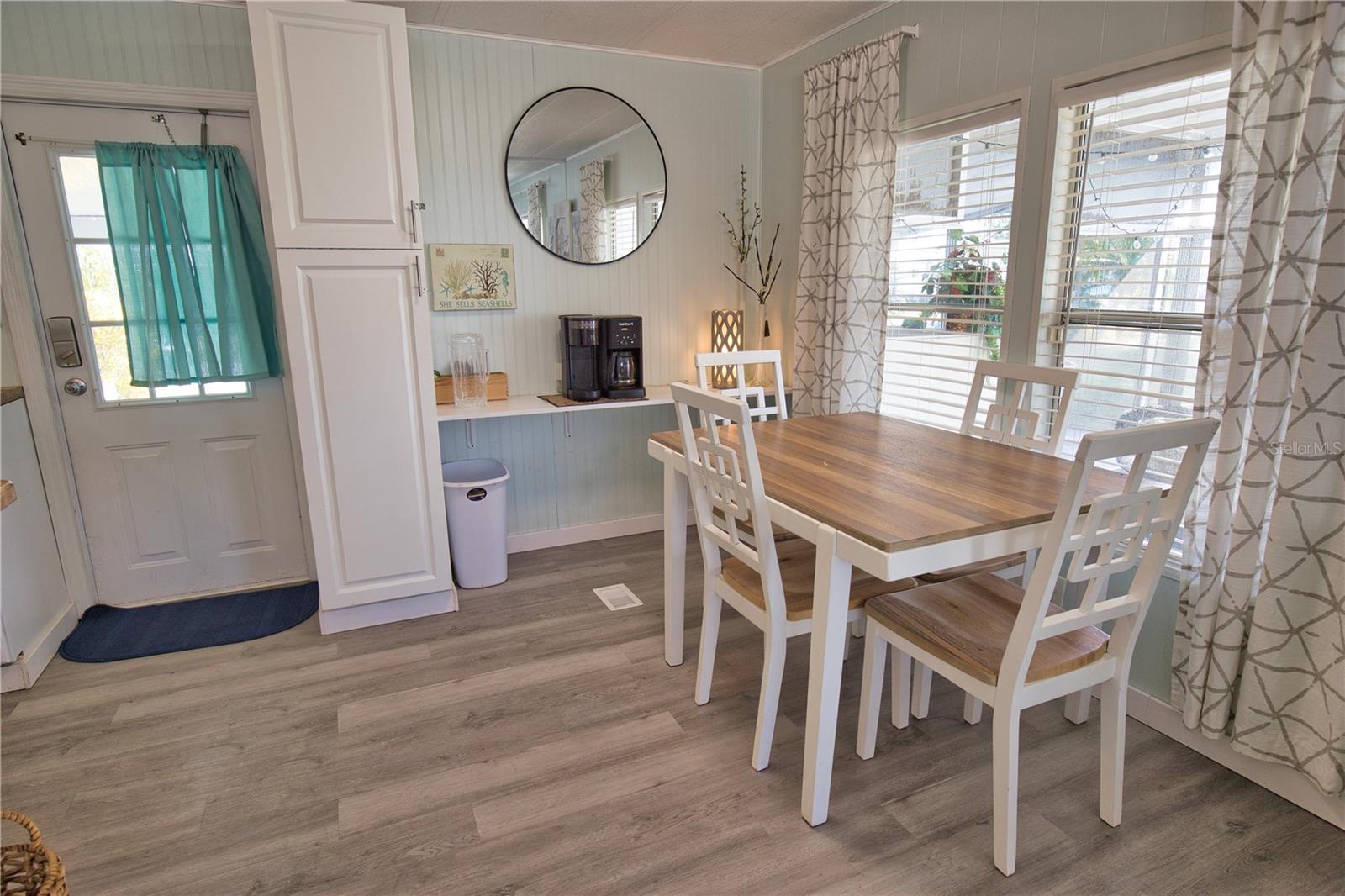 Image 10 of 39 For 8207 Archie Street