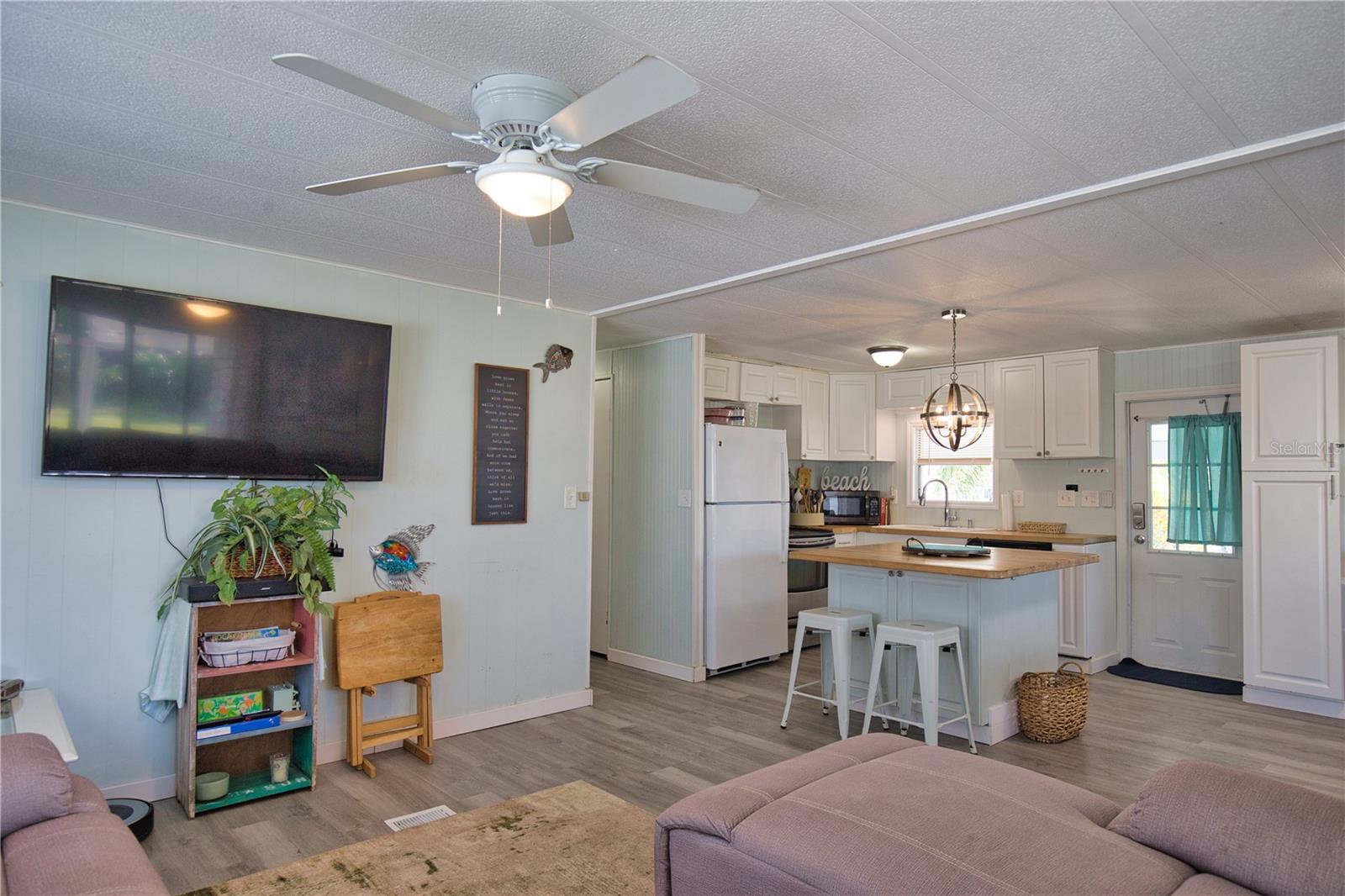 Image 13 of 39 For 8207 Archie Street