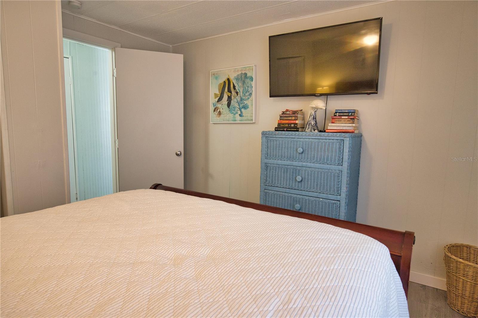 Image 16 of 39 For 8207 Archie Street