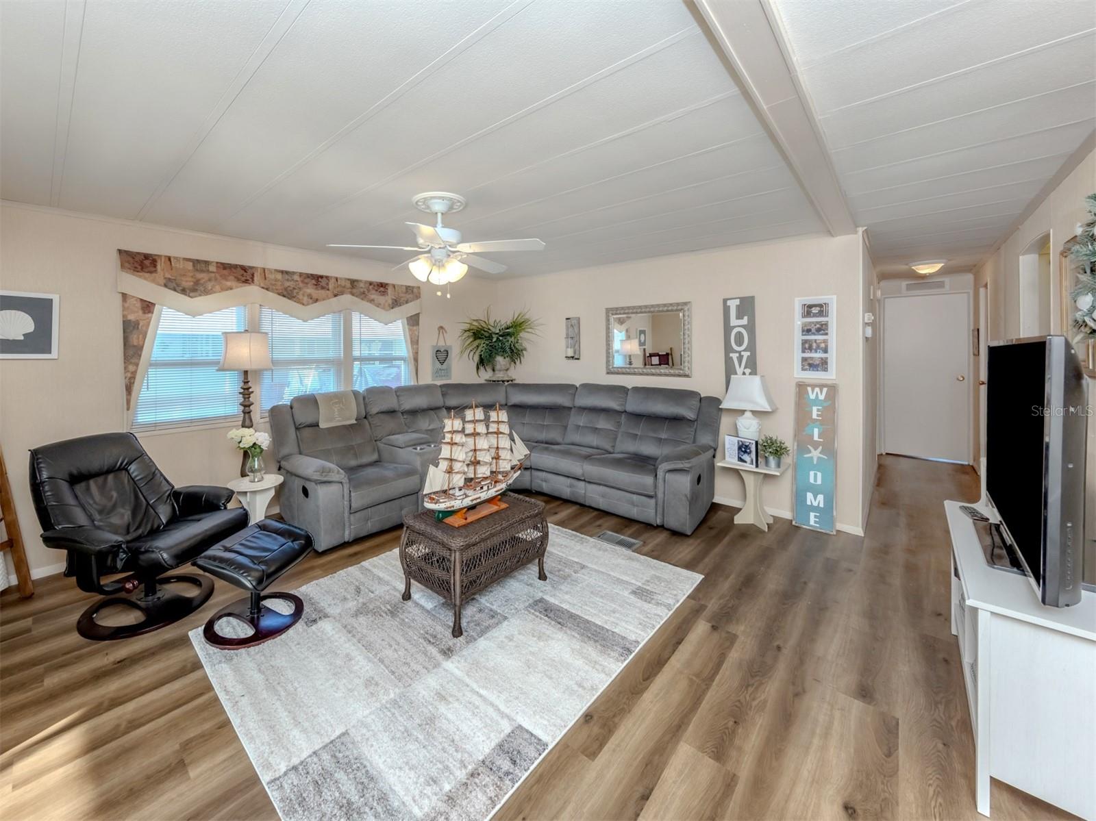 Image 10 of 63 For 528 Tampico Drive