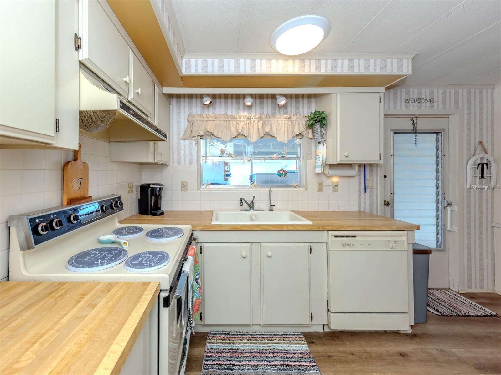 Image 15 of 63 For 528 Tampico Drive