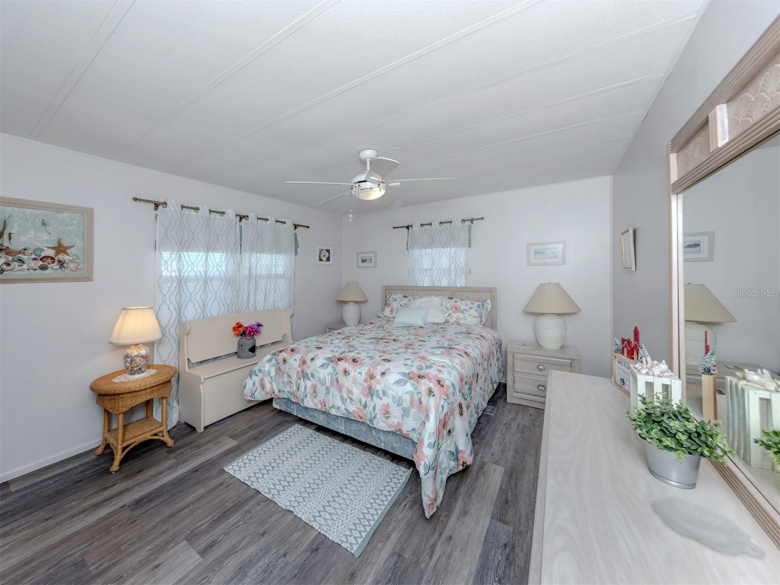 Image 17 of 63 For 528 Tampico Drive