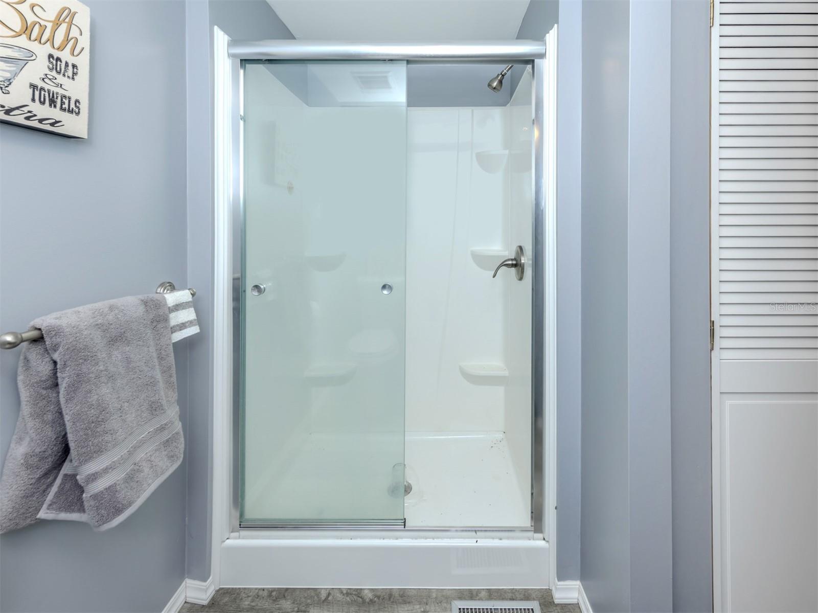 Image 20 of 63 For 528 Tampico Drive