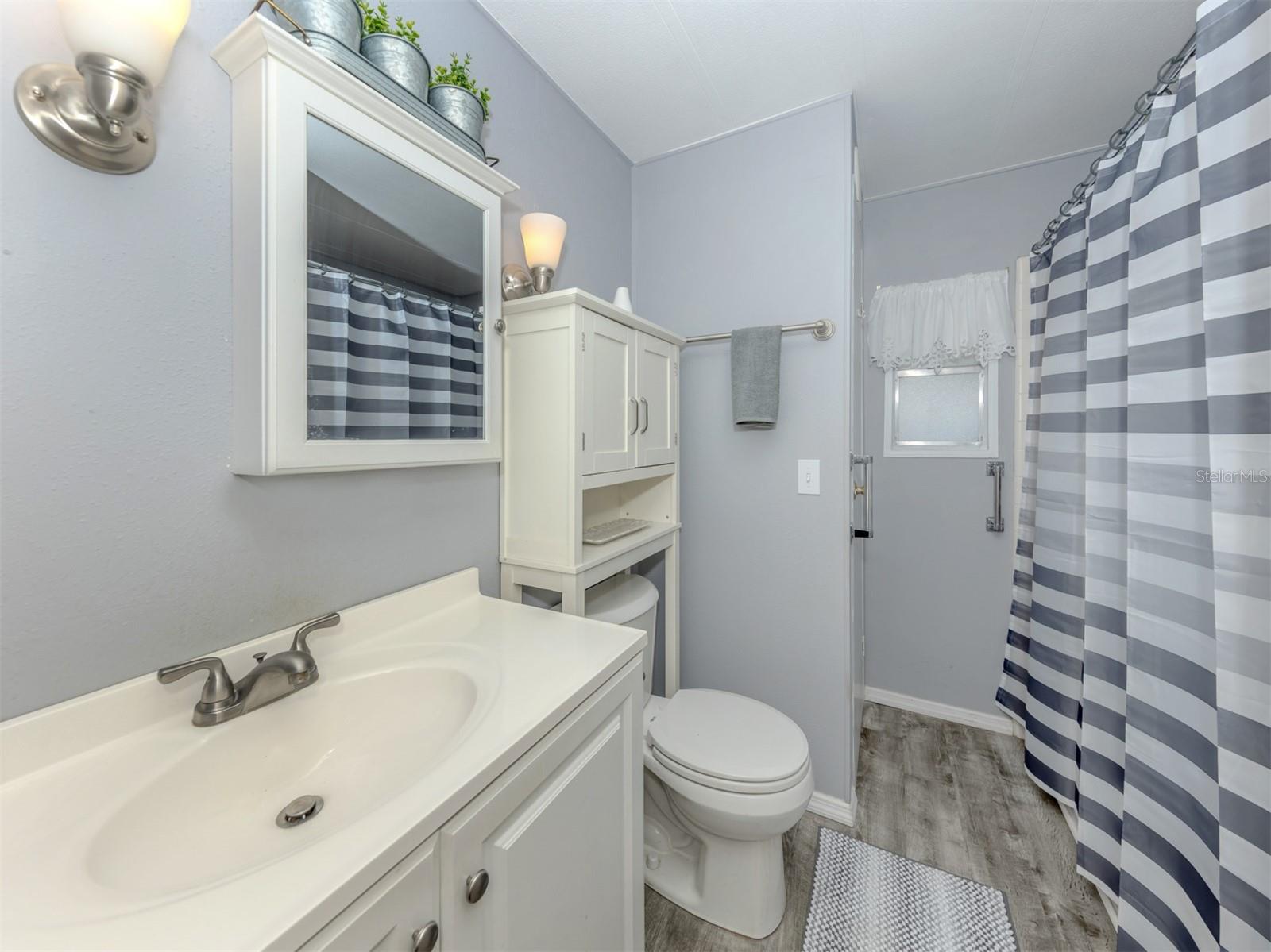 Image 22 of 63 For 528 Tampico Drive