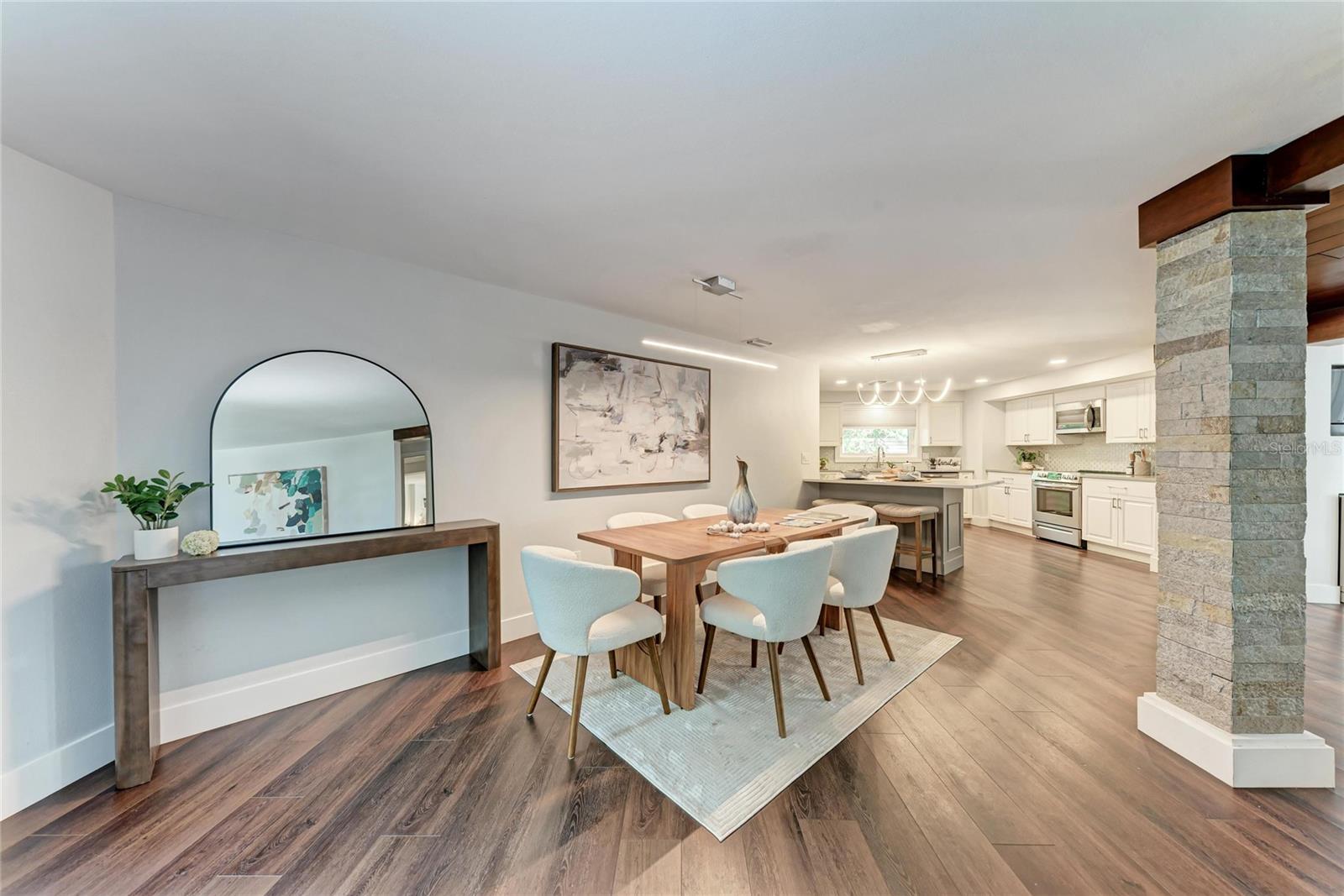 Image 27 of 93 For 2132 Hyde Park Circle