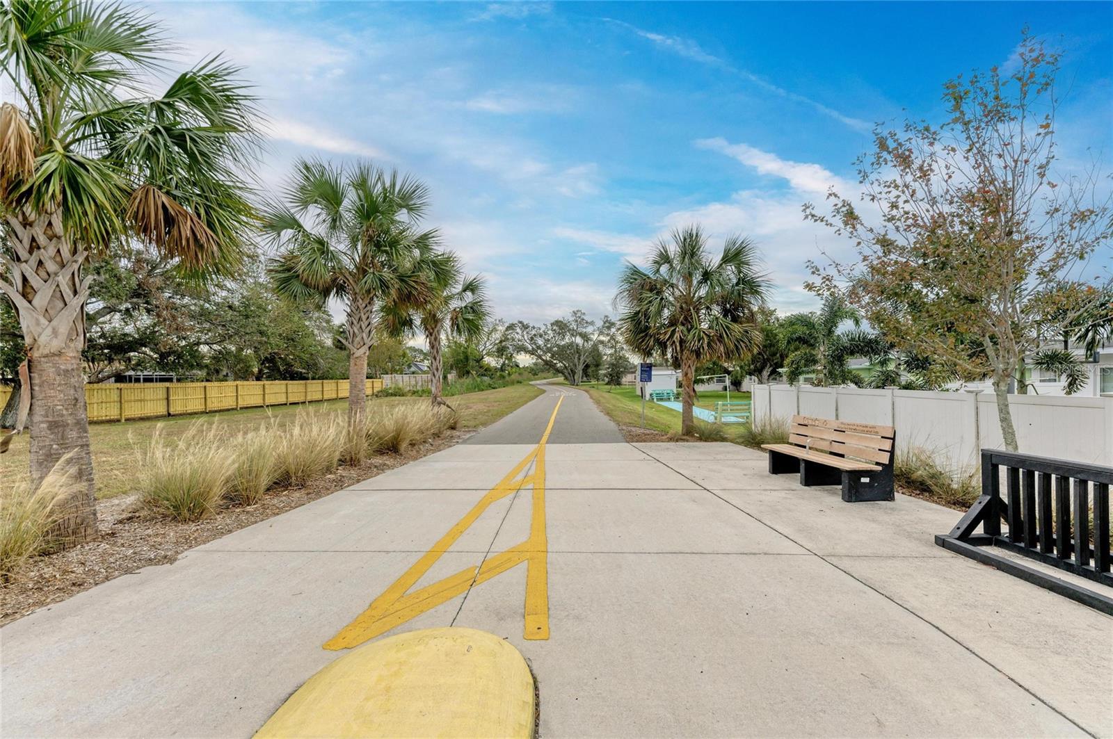 Image 63 of 93 For 2132 Hyde Park Circle