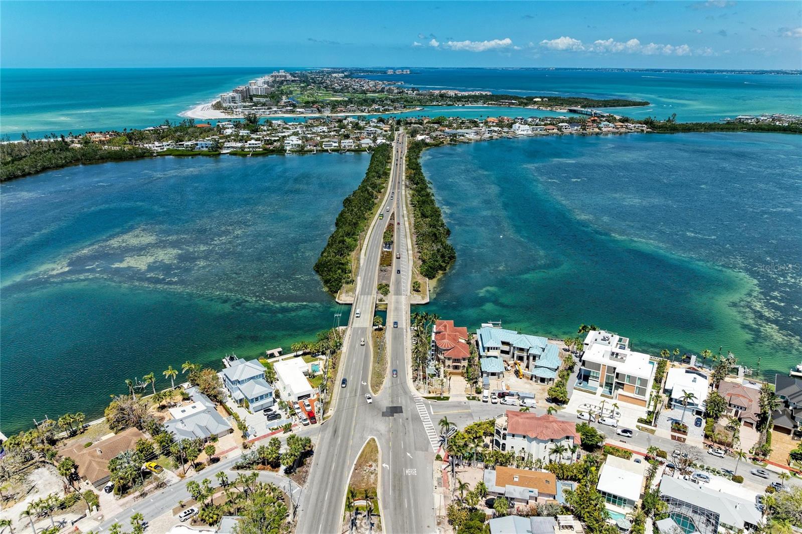 Image 78 of 93 For 2132 Hyde Park Circle