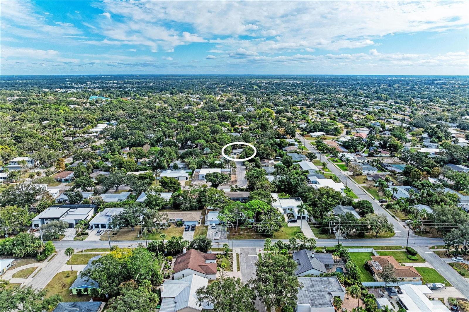 Image 8 of 93 For 2132 Hyde Park Circle