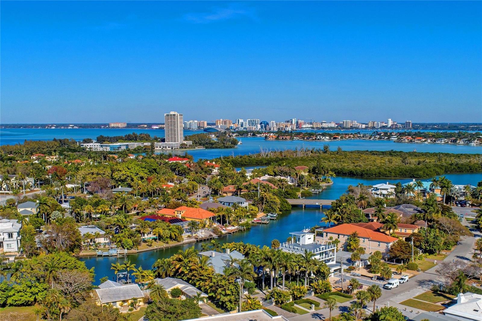 Image 80 of 93 For 2132 Hyde Park Circle