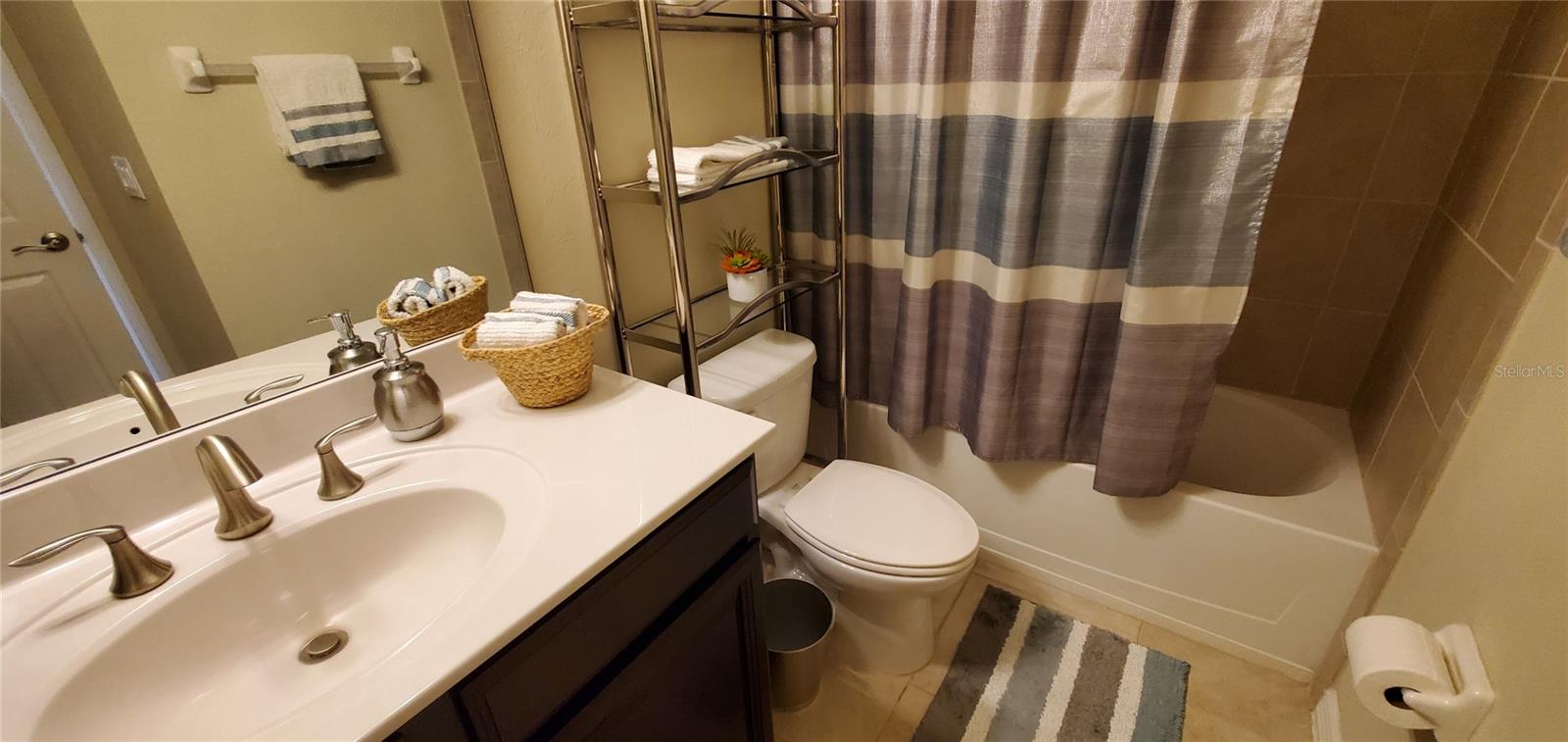 Image 21 of 48 For 4243 Expedition Way 4243