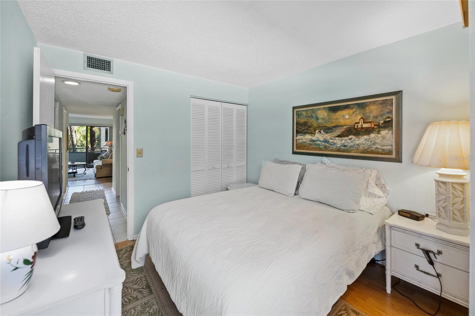 Image 16 of 50 For 1555 Tarpon Center Drive 156