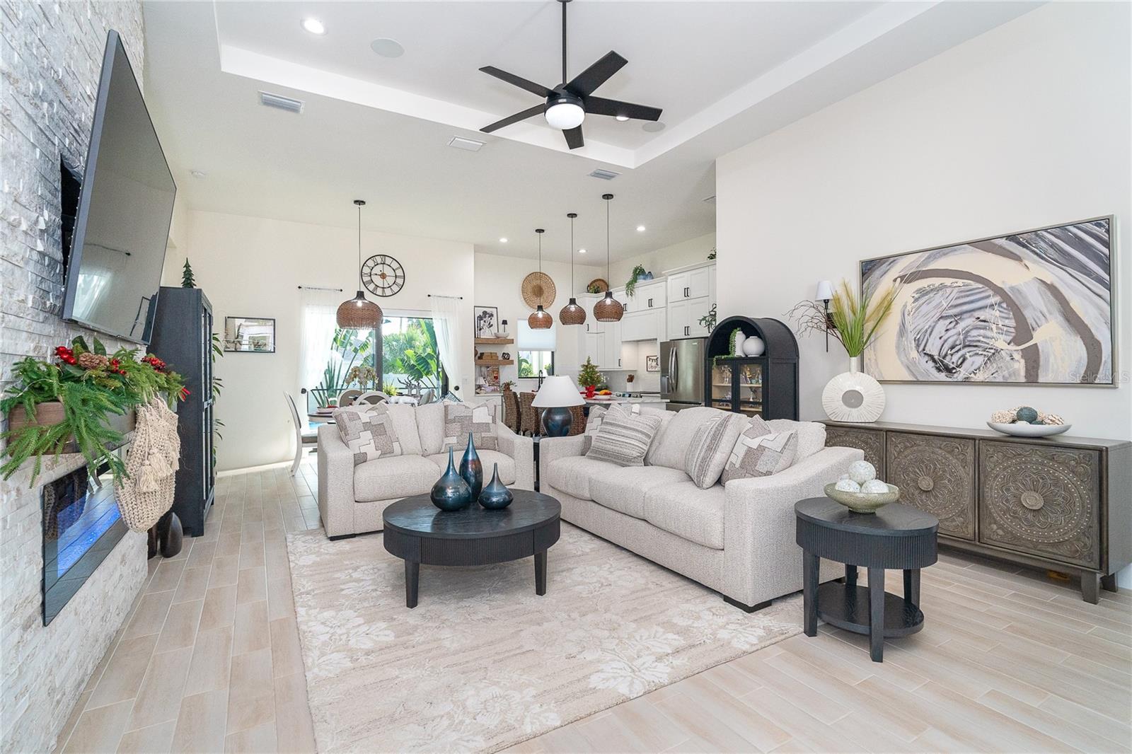 Image 13 of 52 For 2440 Cliff Street