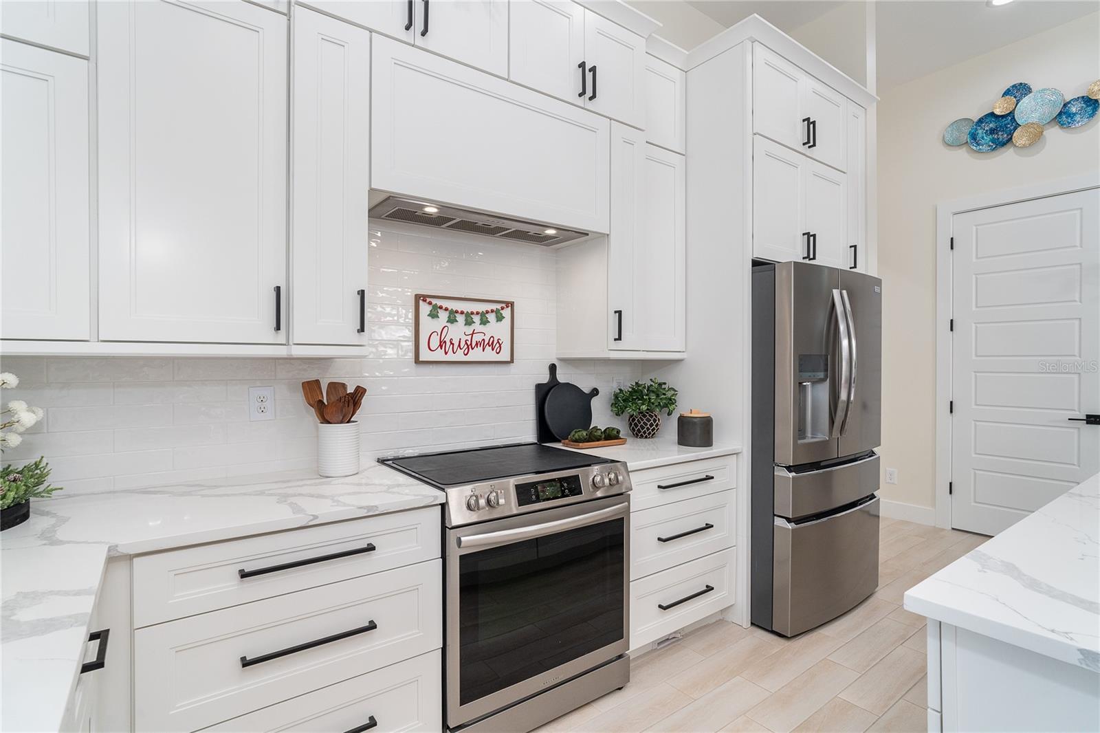 Image 21 of 52 For 2440 Cliff Street