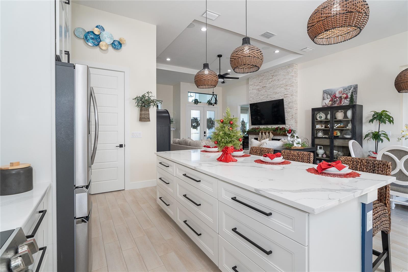 Image 22 of 52 For 2440 Cliff Street