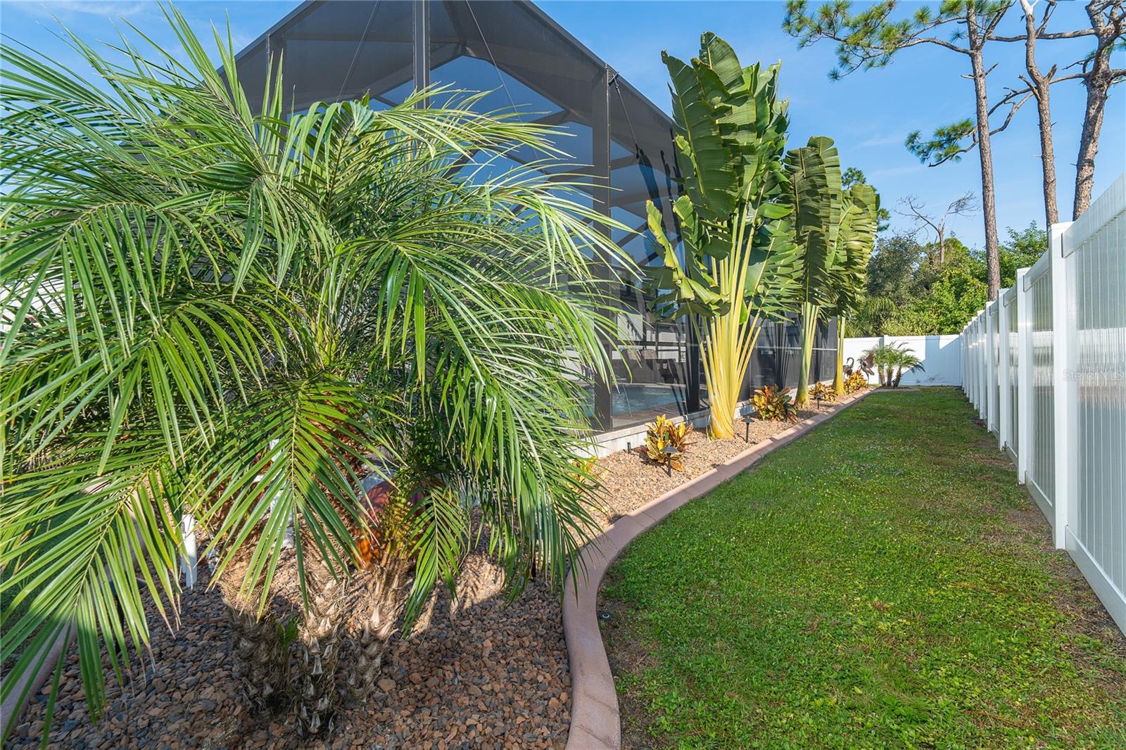 Image 32 of 52 For 2440 Cliff Street