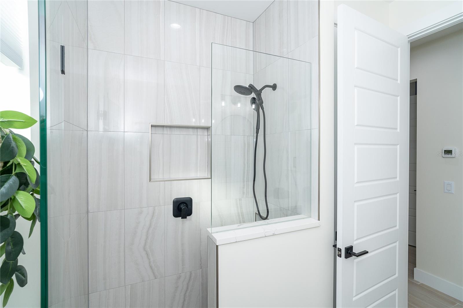 Image 46 of 52 For 2440 Cliff Street