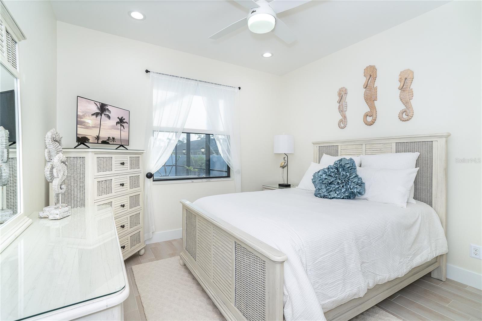 Image 47 of 52 For 2440 Cliff Street