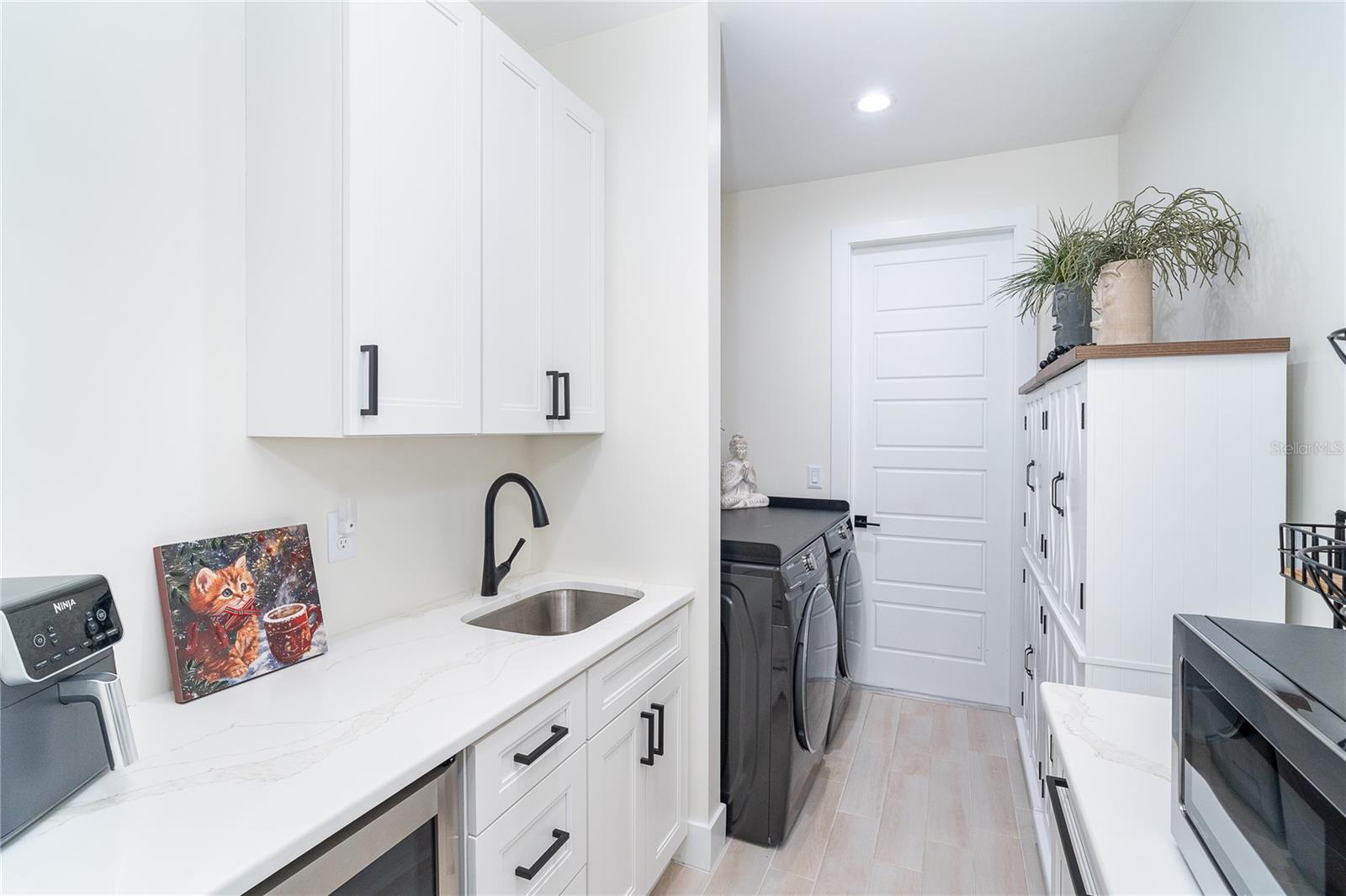 Image 49 of 52 For 2440 Cliff Street