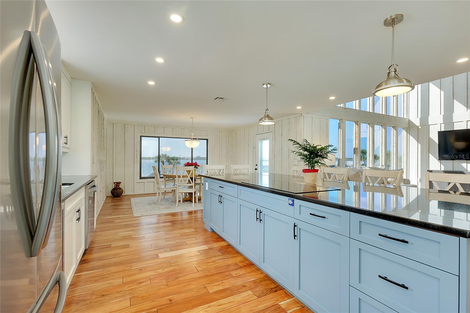 Image 13 of 48 For 1089 Bayshore Drive