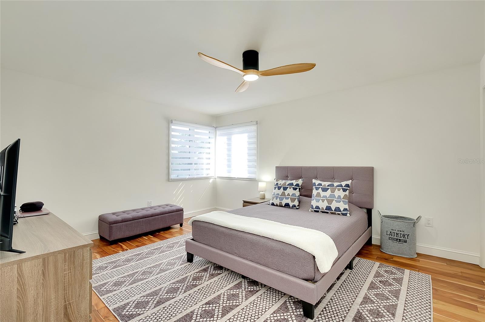 Image 25 of 48 For 1089 Bayshore Drive