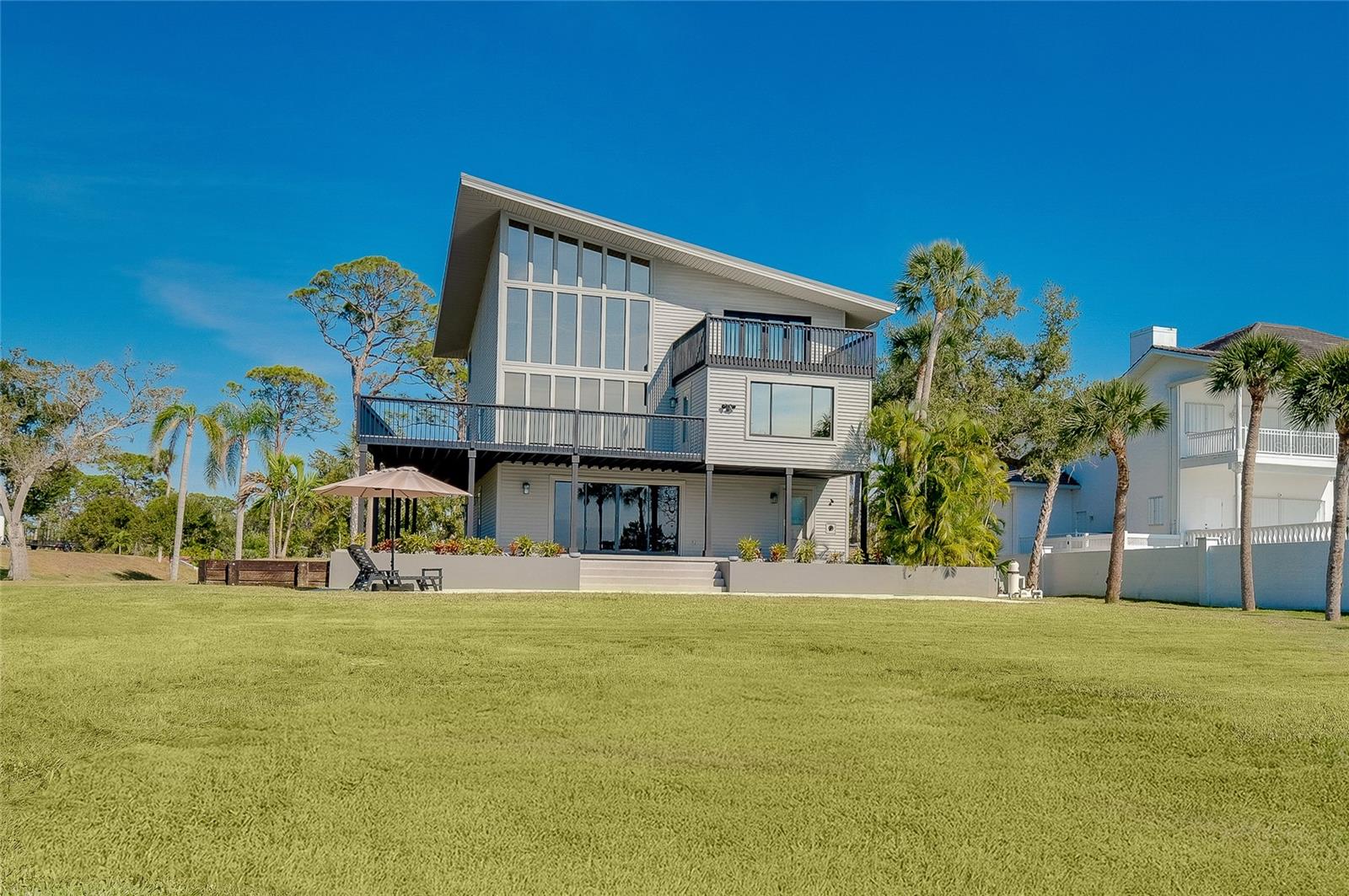 Image 3 of 48 For 1089 Bayshore Drive