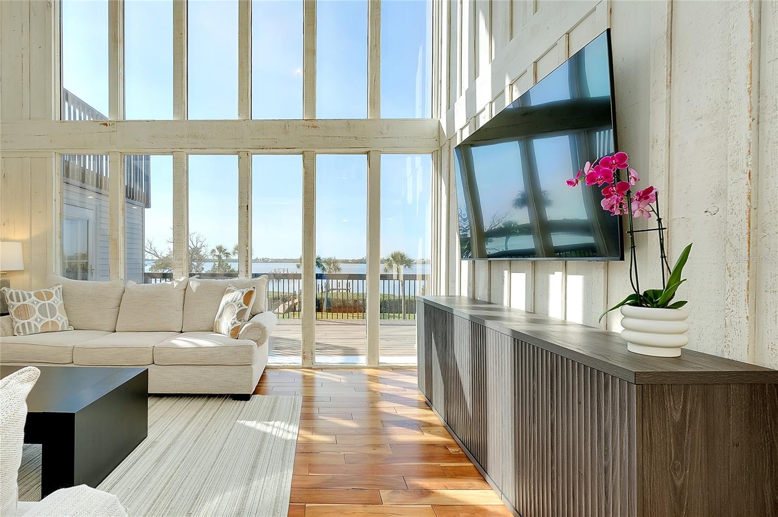 Image 5 of 48 For 1089 Bayshore Drive