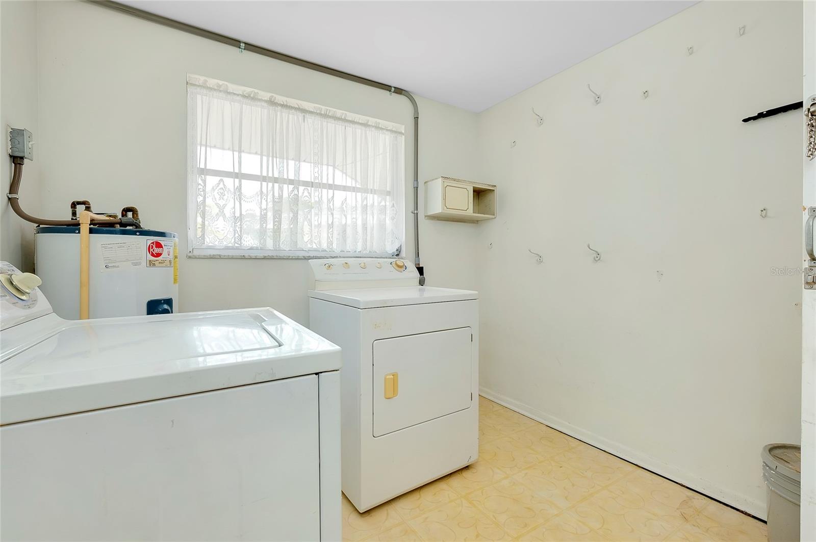 Image 17 of 42 For 114 Venice East Boulevard