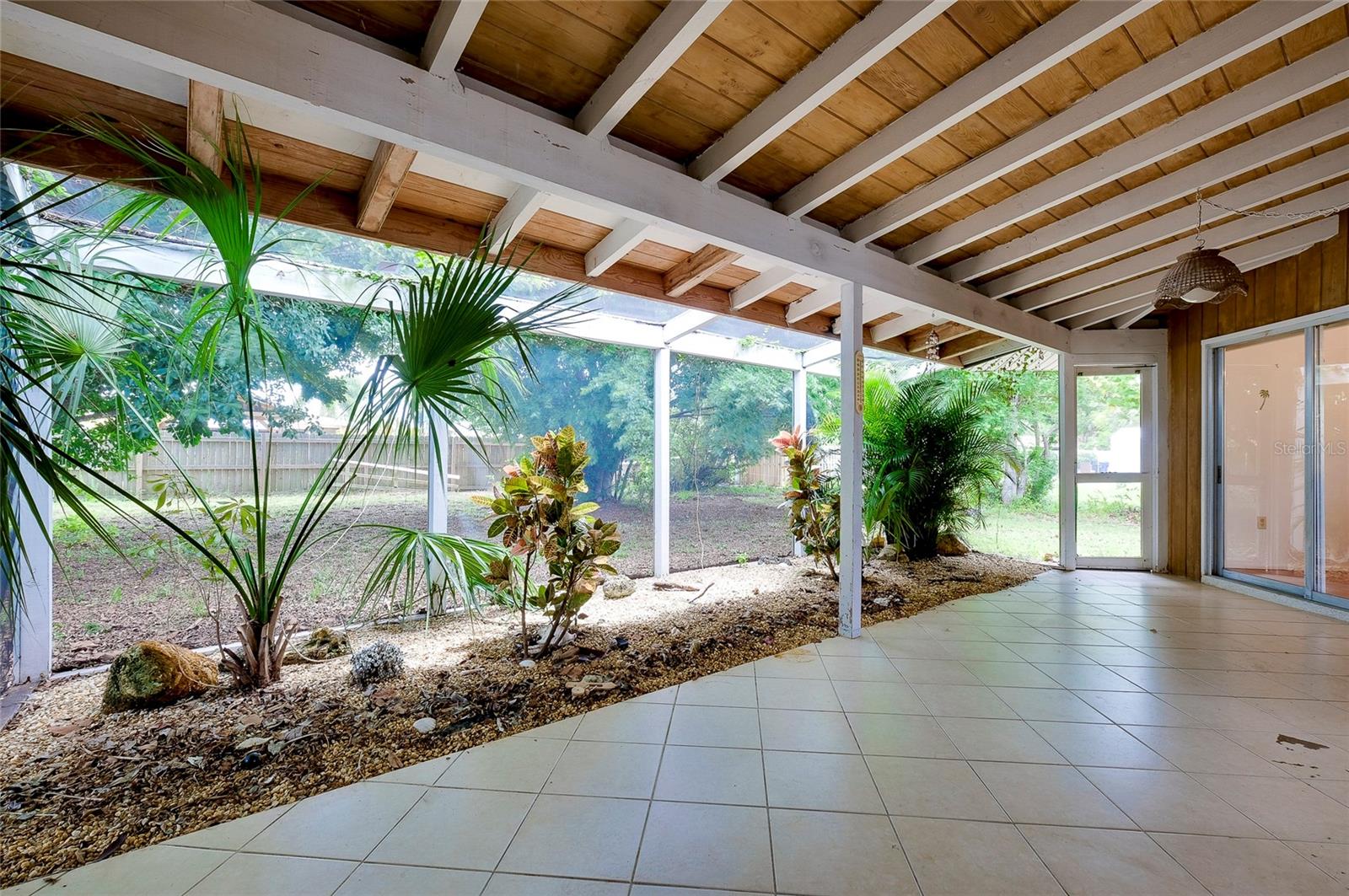 Image 27 of 42 For 114 Venice East Boulevard