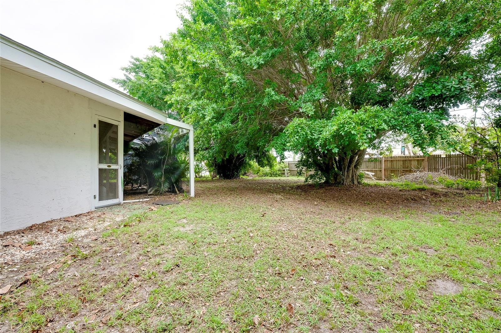 Image 30 of 42 For 114 Venice East Boulevard