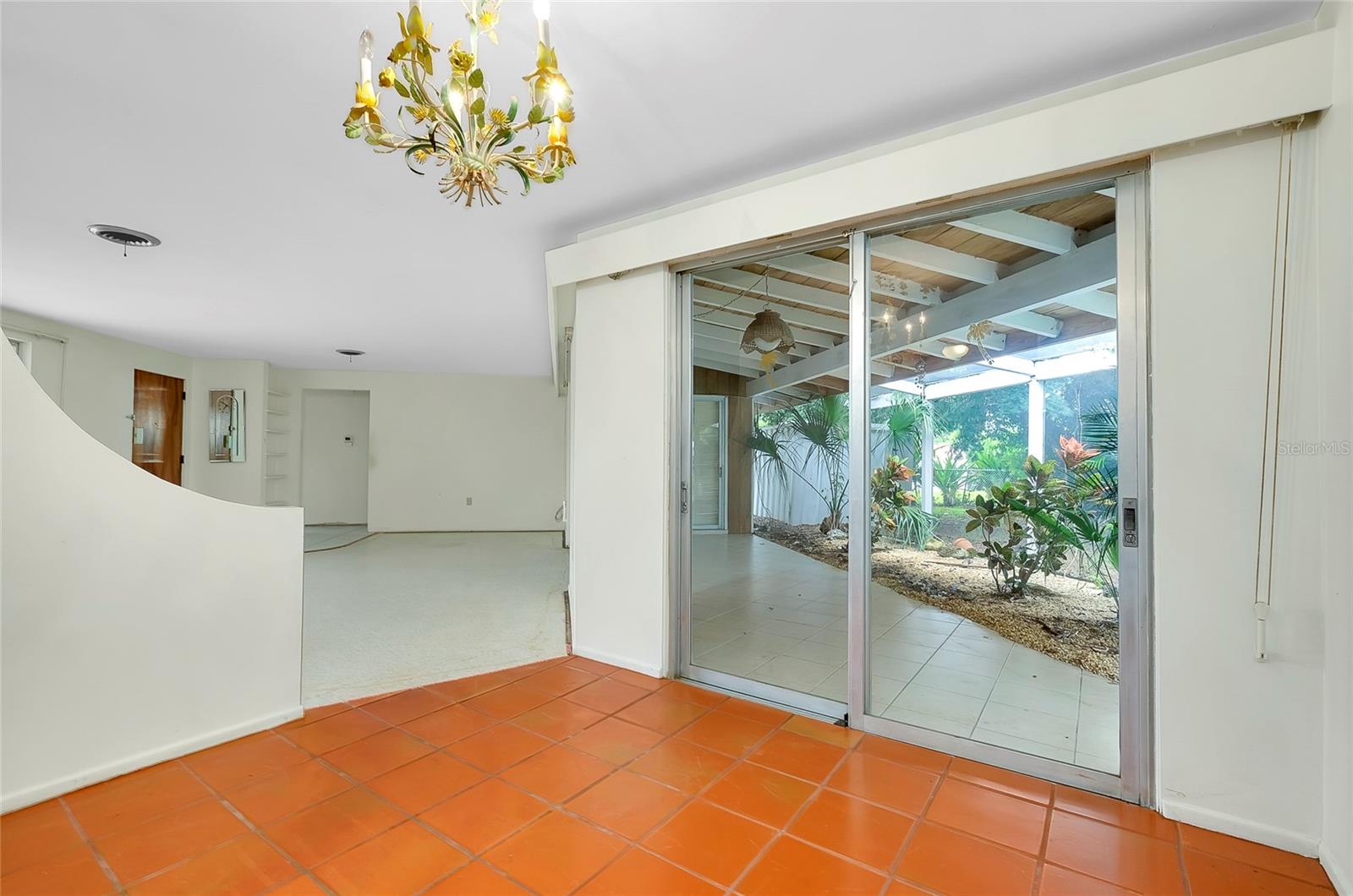 Image 9 of 42 For 114 Venice East Boulevard