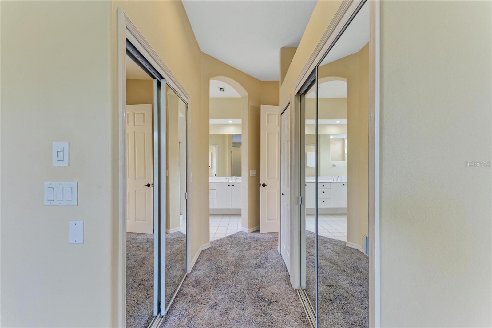 Image 33 of 91 For 5098 Hanging Moss Lane