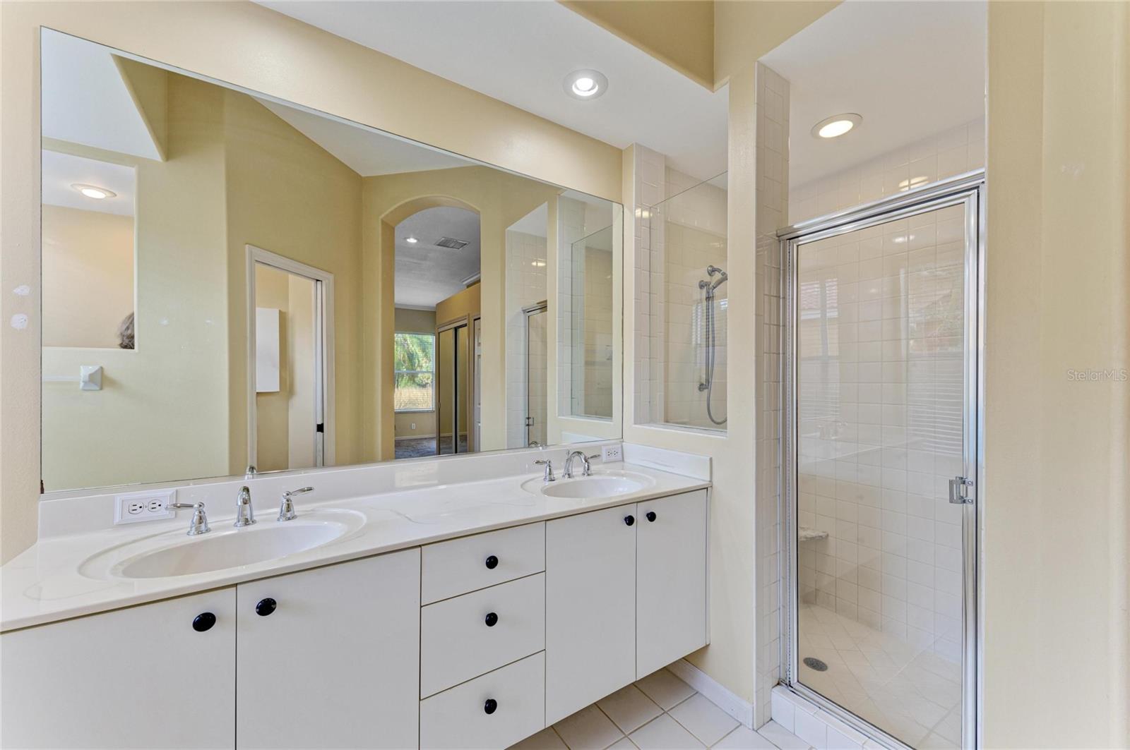 Image 38 of 91 For 5098 Hanging Moss Lane