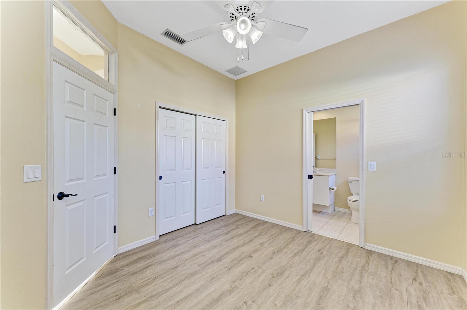 Image 40 of 91 For 5098 Hanging Moss Lane