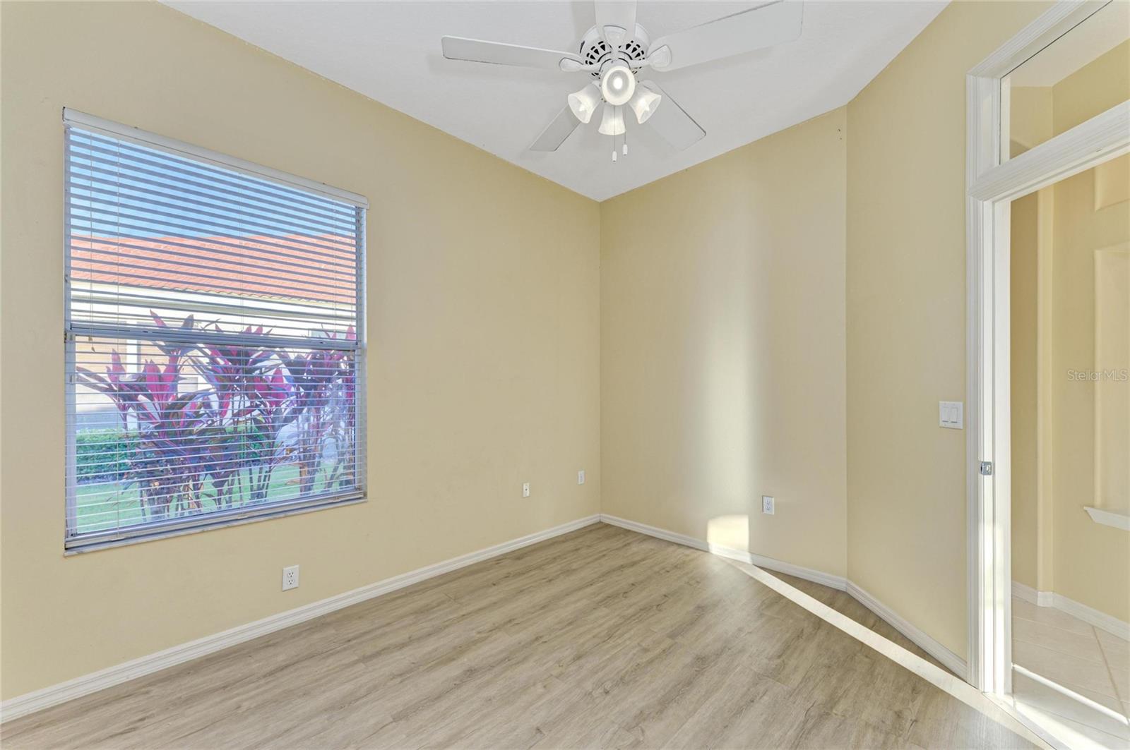 Image 41 of 91 For 5098 Hanging Moss Lane