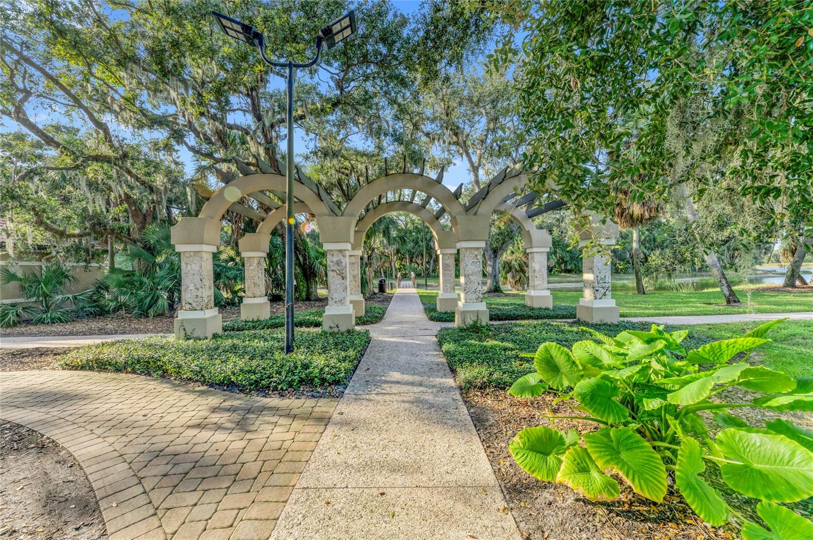 Image 81 of 91 For 5098 Hanging Moss Lane