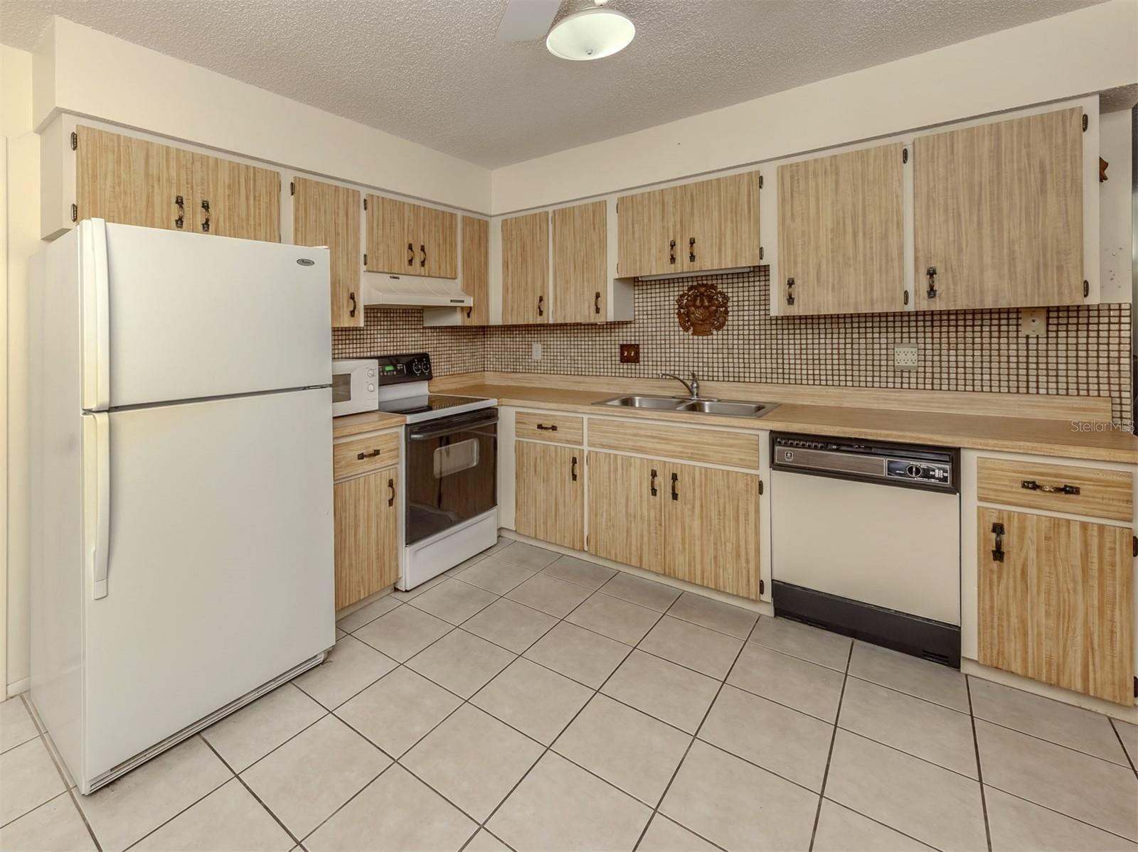 Image 8 of 36 For 1028 Lillian Street