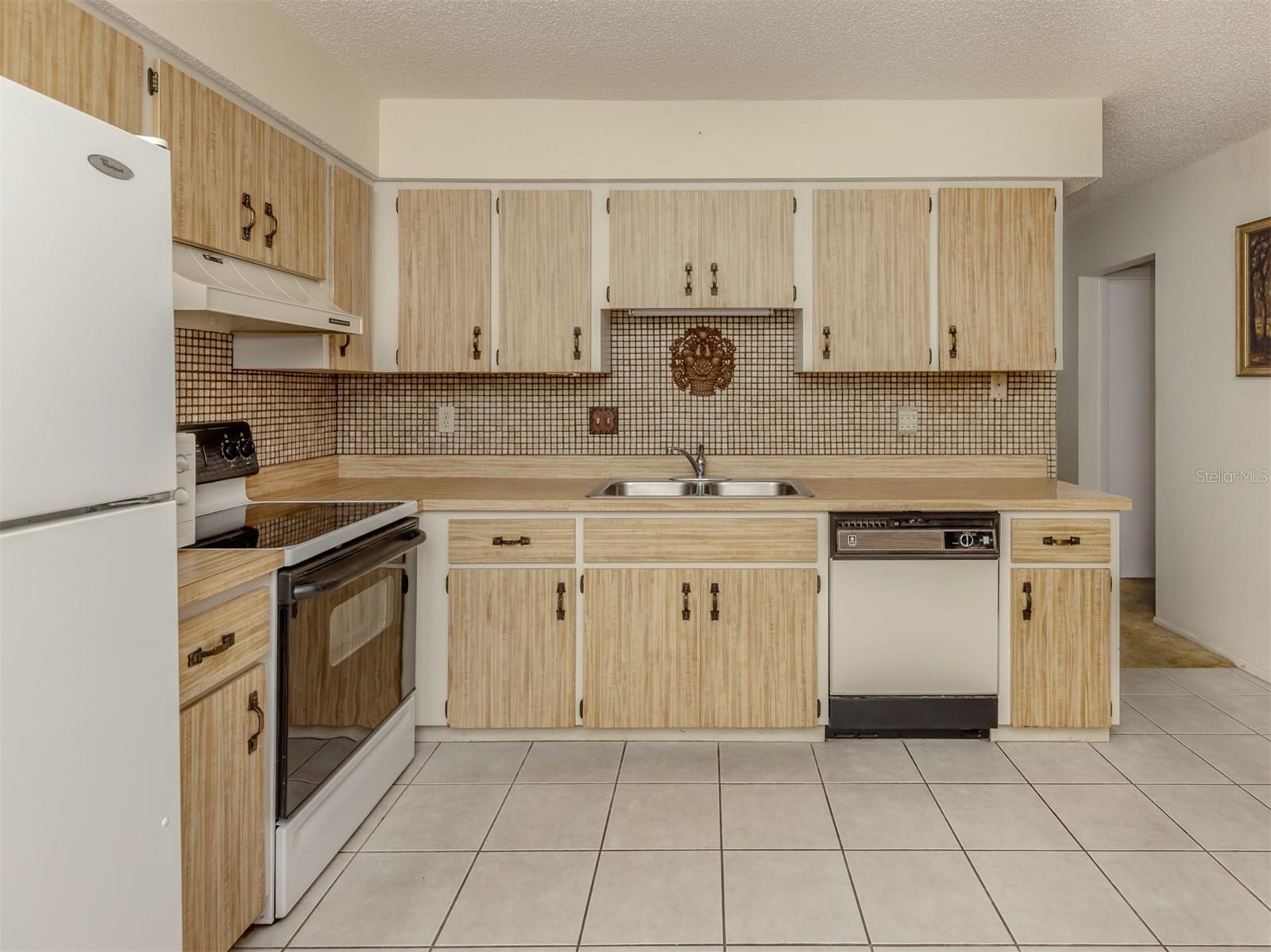 Image 9 of 36 For 1028 Lillian Street